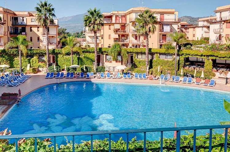PISCINA GRANDE